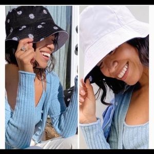 Alice and Olivia (bucket hat)